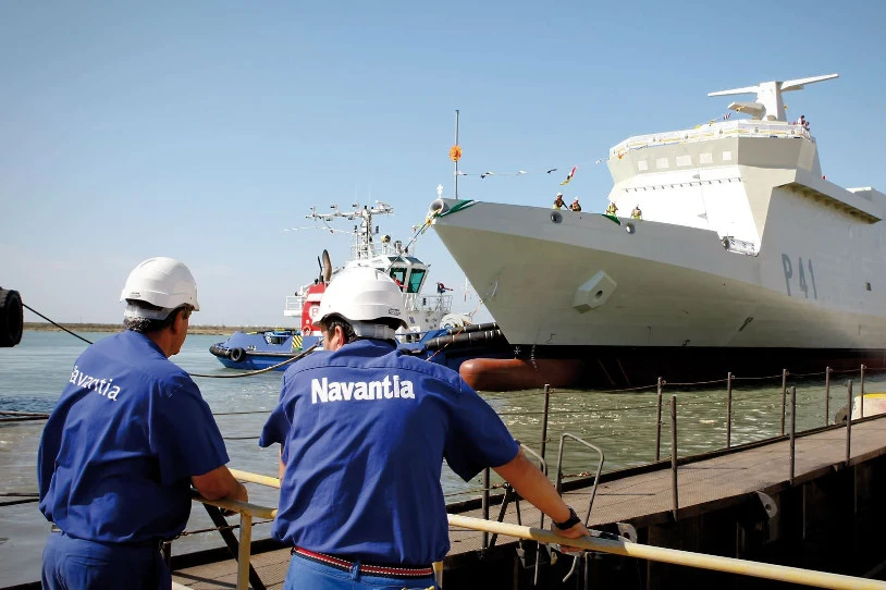 Navantiak langile berriak kaleratzeko aukera emango du, CNIk "segurtasun-habilitazioa" ukatzen badie