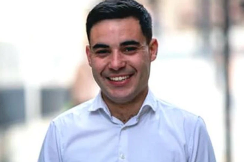 Bikotekideari eraso dio Ermuako PSE-EEko zinegotzi Pedro Gallegok