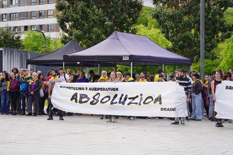 "Argi gelditu da errelato faltsu bat osatu nahi izan dutela lau egun hauetan"