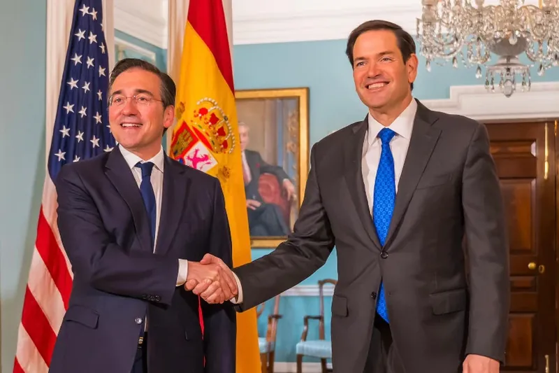 Gastu militarra BPGaren %5era igo dezala eskatu dio Madrili Washingtonek