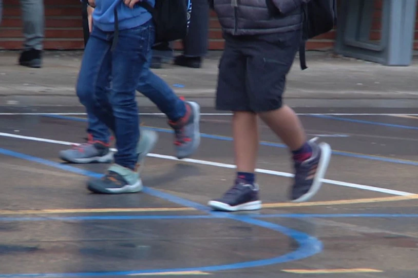 EAEn, seme-alabak dituzten eta gutxienez guraso bat lanean ari den familien %16 daude pobrezian