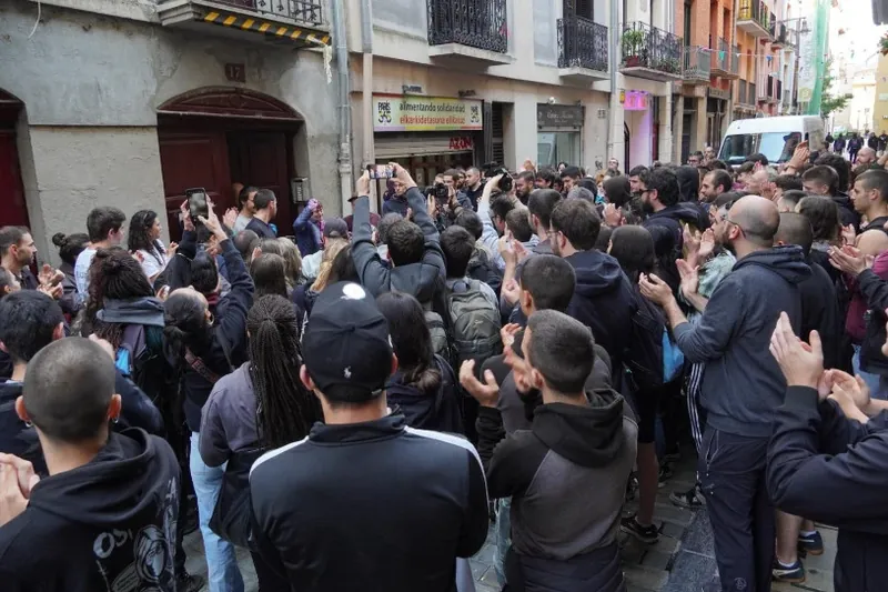 Iruñeko Alde Zaharrean, pertsona baten etxegabetzea geratzea lortu du Etxebizitza Sindikatu Sozialistak