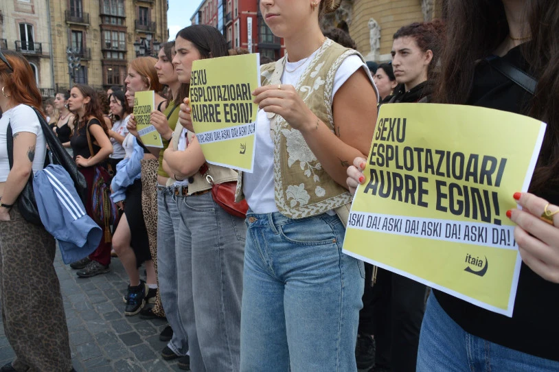 Gasteizen eta Bilbon ere, sexu-esplotazioaren aurka mobilizatu da Itaia