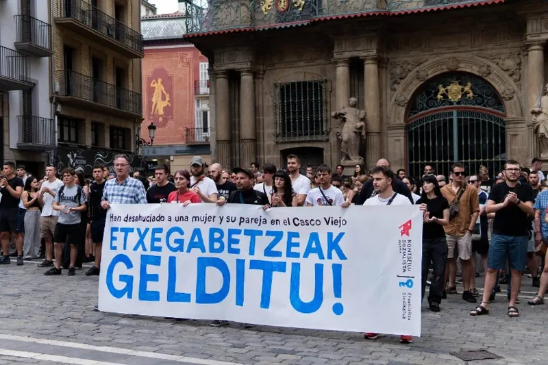 Etxegabetzeen aurrean antolatzera deitu du Iruñerriko Etxebizitza Sindikatu Sozialistak