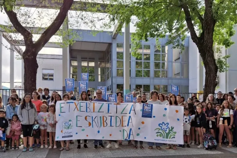 Gasteizko Udalak familia bat etxegabetu du Alde Zaharrean