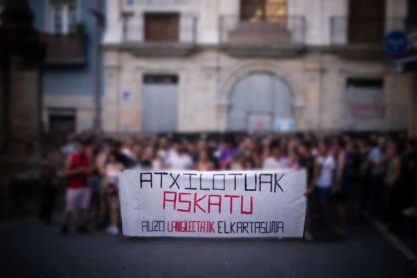 Elkartasuna adierazi diete gaur Iruñerrian atxilotutako bi lagunei