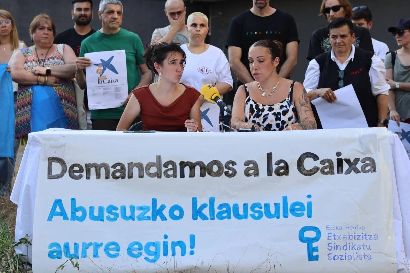 La Caixa epaitegira eraman du Euskal Herriko Etxebizitza Sindikatu Sozialistak, abusuzko klausulak ezartzeagatik