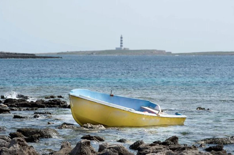 Oinetatik eta eskuetatik loturiko pertsonen gorpuak aurkitu dituzte Balearretako uretan