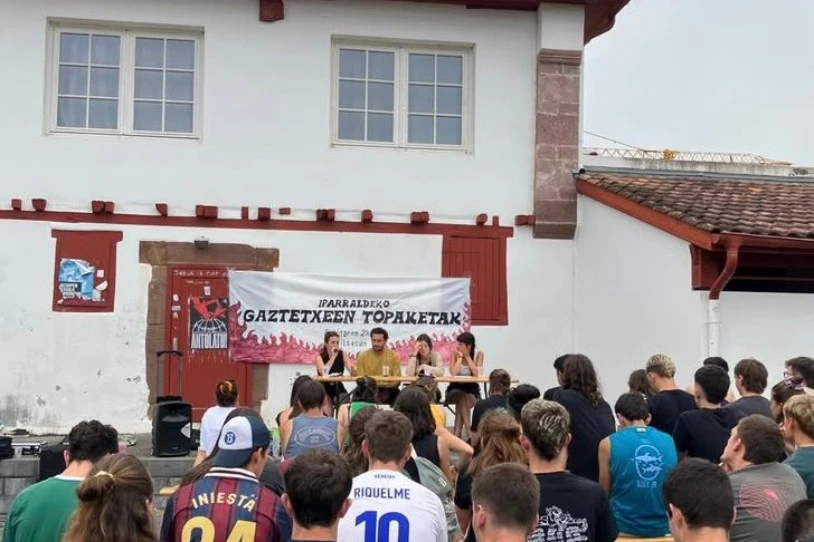 Ipar Euskal Herriko Gaztetxeek topaketa bat egin dute Itsasun