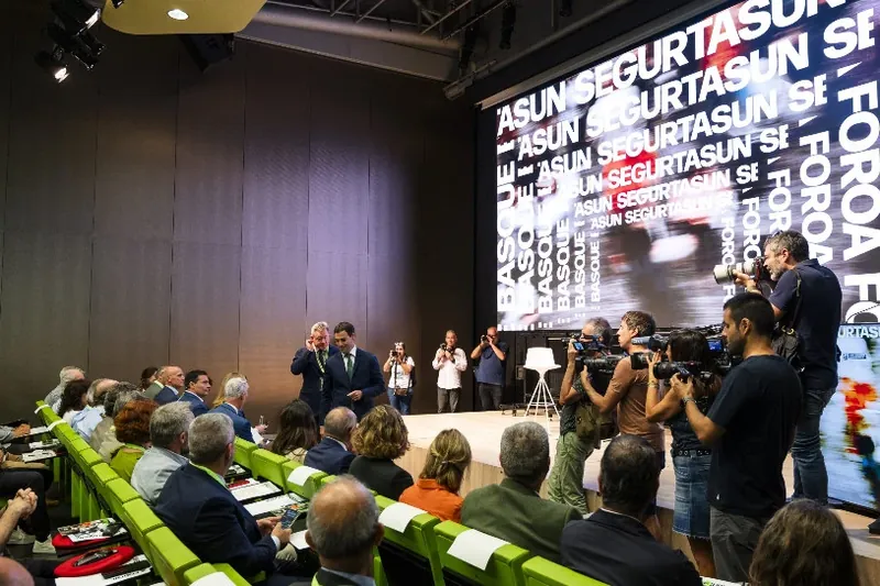 "Segurtasun integralari" buruzko saioei ekin die Jaurlaritzak, "delituen gorakada mozteko"
