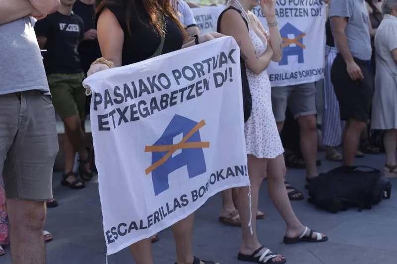 Escalerillaseko bizilagunak etxegabetzeari bide egin dio Donostiako epaitegiak