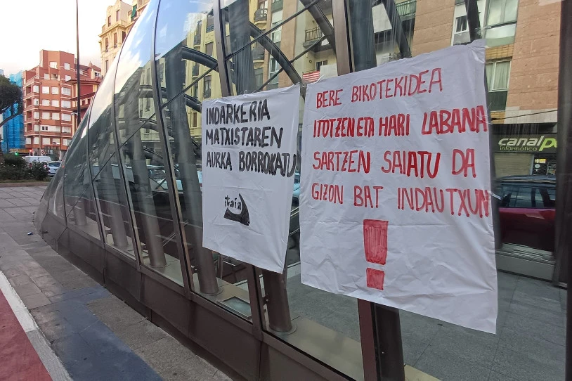 Bilbon, emakume bat erailtzen saiatu da bere bikotekidea