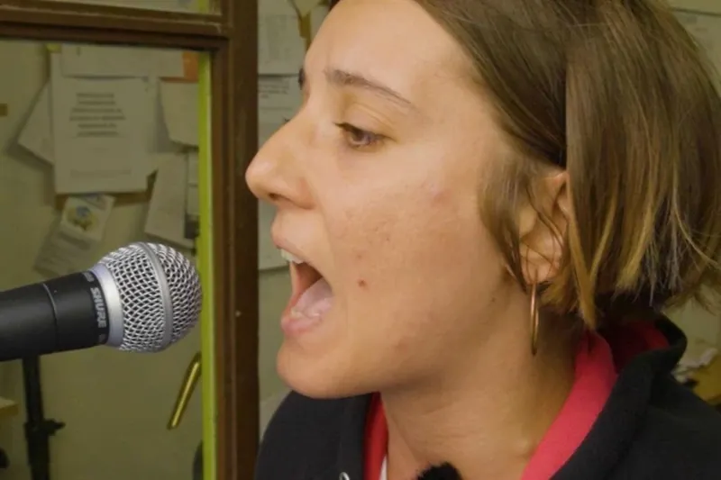 Iruñean, etxegabetzeen aurkako jota bat abestu du Etxebizitza Sindikatu Sozialistak