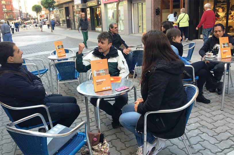 Hamar urte barru, euskal hiztunek inguru erdaldunagoa izango dutela eta ez dela ia "arnasgunerik" izango aurreikusi dute