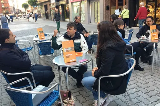Hamar urte barru, euskal hiztunek inguru erdaldunagoa izango dutela eta ez dela ia "arnasgunerik" izango aurreikusi dute