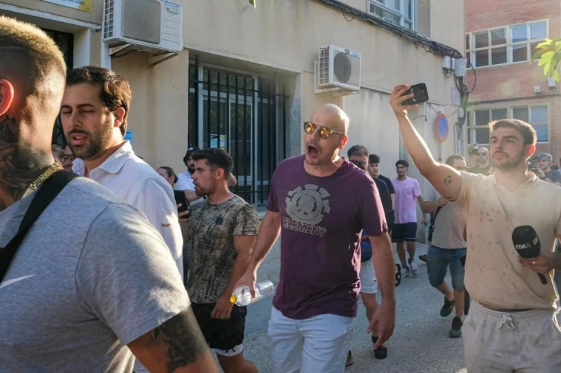 Faxisten protestak porrot egin du Torre Pachecon: Polizia eta prentsa gehiago, manifestariak baino