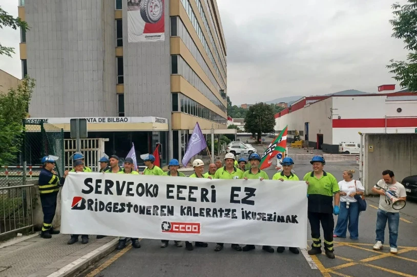 Greba mugagabeari ekin diote Serveoko langileek