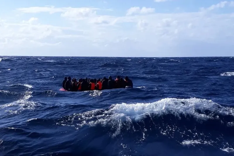 Beste sarraski bat itsasoan: 160 bat lagun hilak Mauritanian, ontzi bat hondoratzean