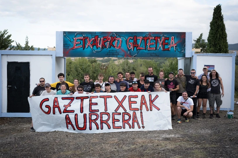 Gaztetxea lortu dute Etxaurin