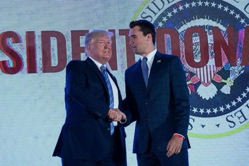 Charlie Kirk trumpista tiroz hil dute