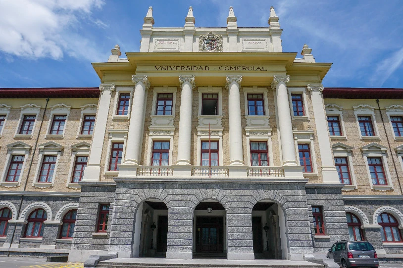 Espainiako Estatuko unibertsitateen %22k soilik betetzen dituzte legezko oinarrizko baldintzak