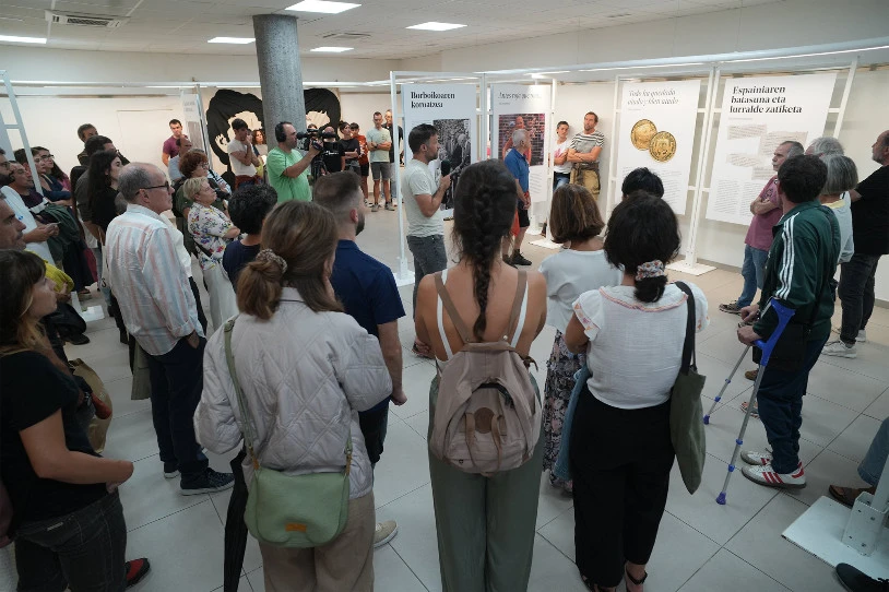Txikiri eta Otaegiri buruzko erakusketa bat zentsuratu du Zarauzko Udalak