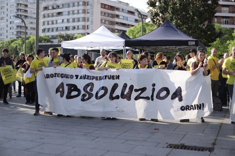 Atera da Aroztegiko zazpien sententzia: ia 10.000 eurorainoko isunak, baina kartzela-zigorrik ez
