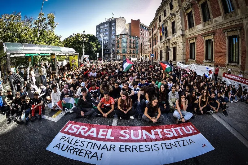 Milaka ikaslek egin dute greba, Israelgo Estatuaren eta bere konplizeen aurka