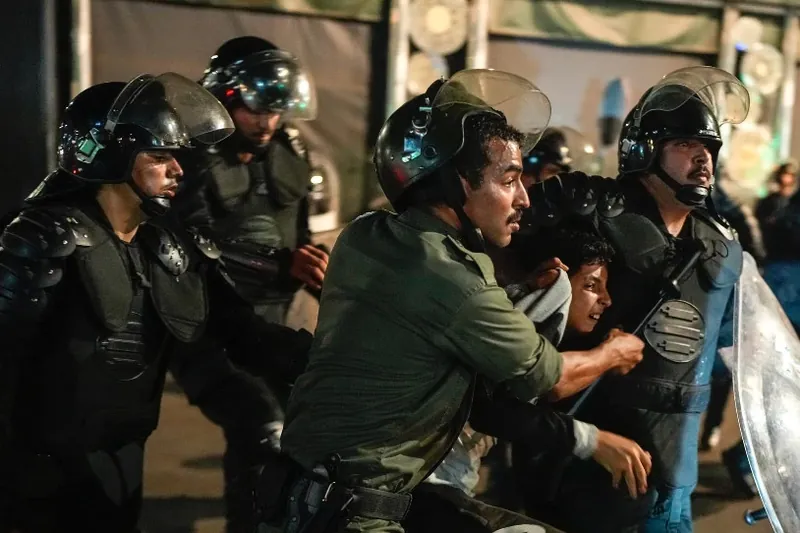 Marokoko erregimenak hainbat gazte erail ditu, matxinadaren bosgarren egunean