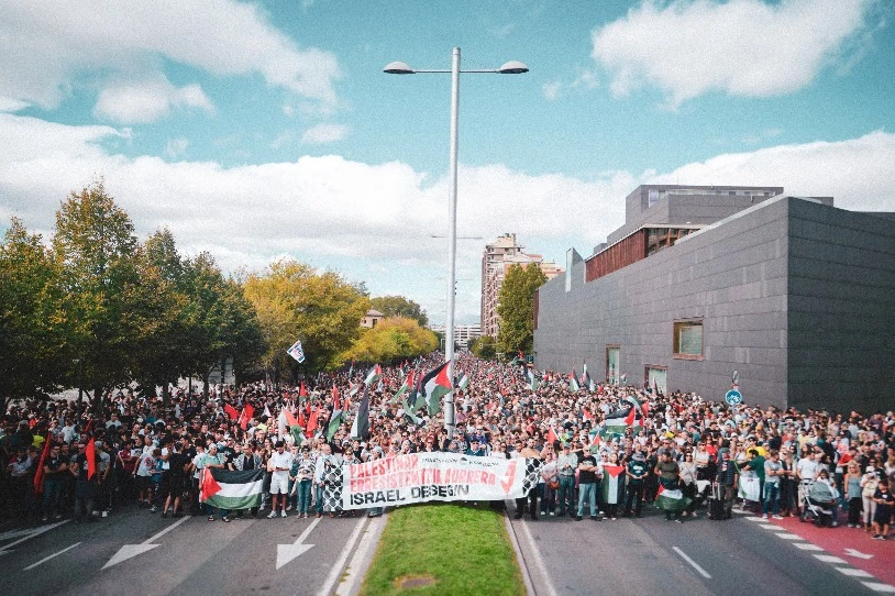 "Egoeraren larritasuna eta Palestinarekiko elkartasuna izaten ari den indarra ikusita, aurrerapauso bat emateko ordua da"