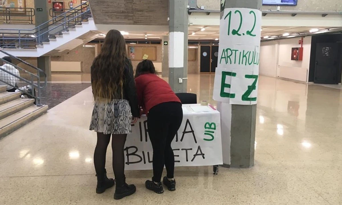 7.000 sinaduratik gora lortu ditu UIBk, 12.2 artikulua aldatu dezaten eskatzeko