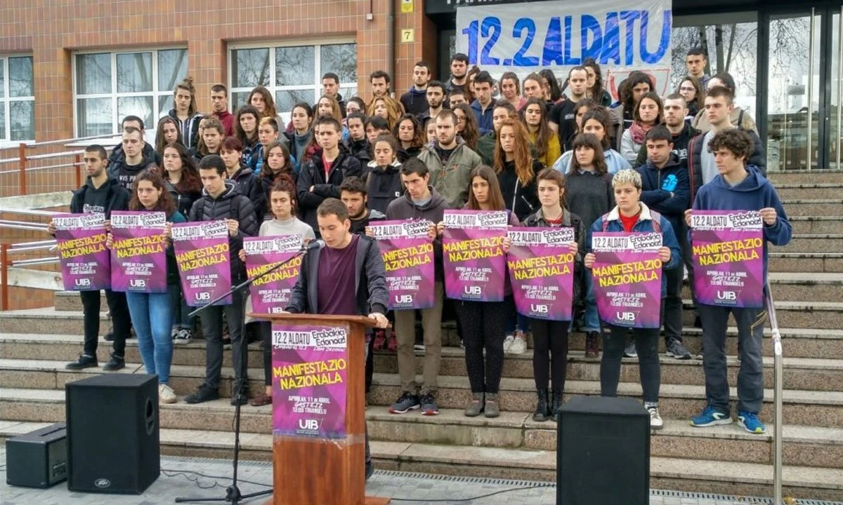 '12.2 aldatu. Erabakia edonoiz' manifestazio nazionala, bihar Gasteizen