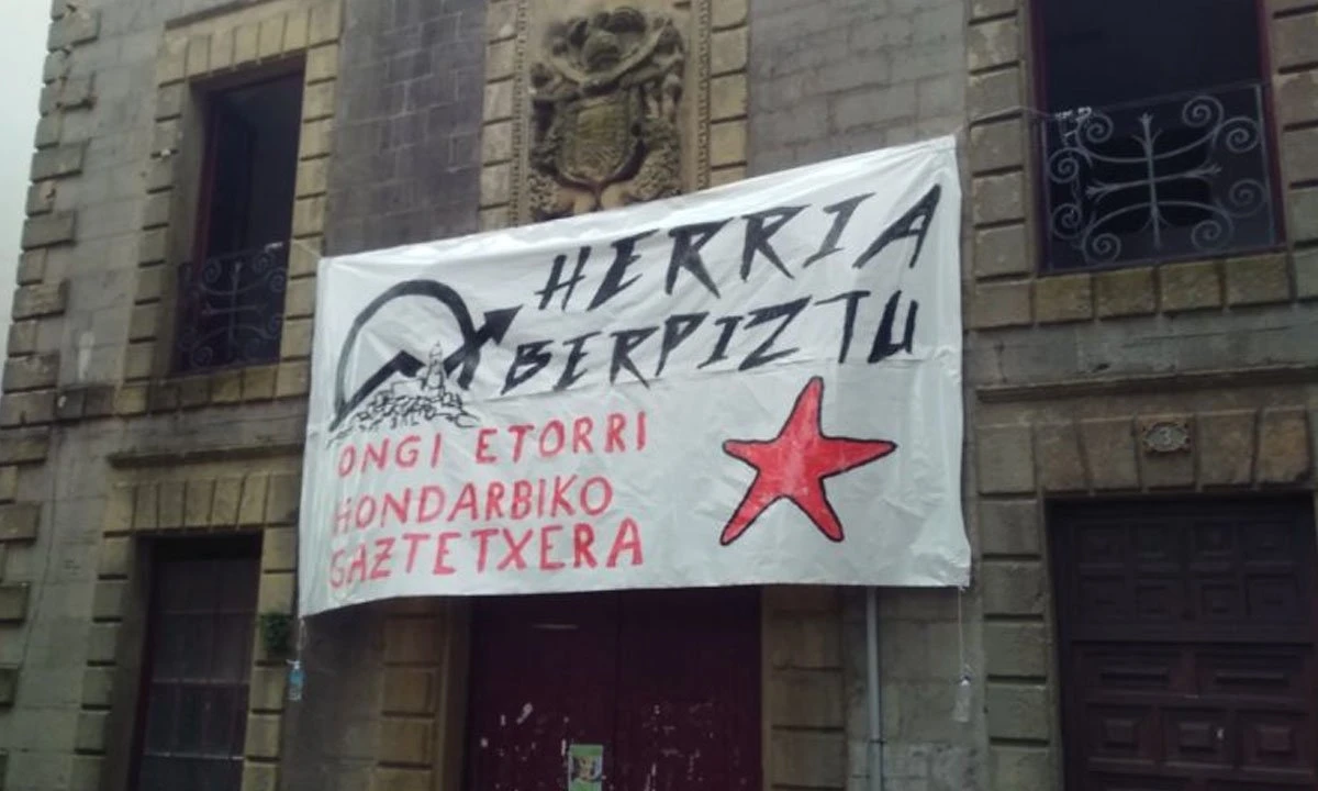 Ireki dituzte Zizurkilgo eta Hondarribiko gaztetxe berrietako ateak
