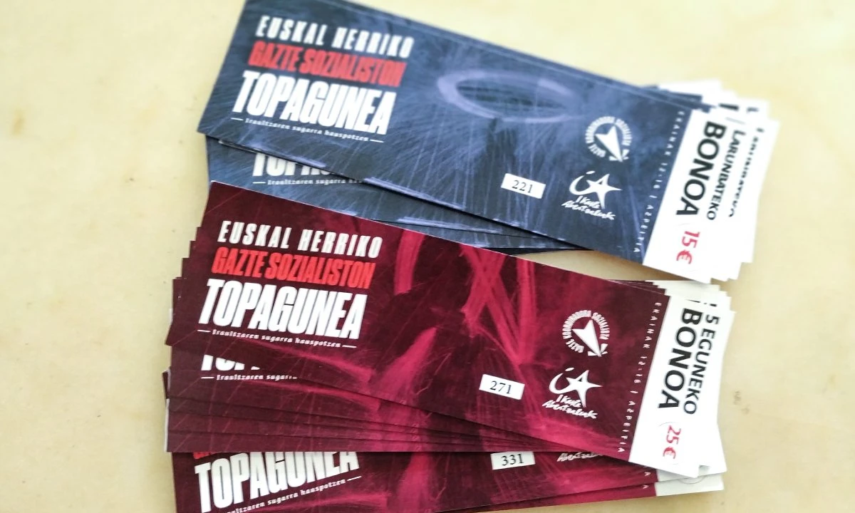 Eskuragarri jarri dituzte Gazte Sozialisten Topaguneko sarrerak
