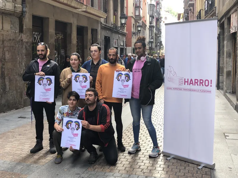 Harro! sortu dute LGTBI kolektiboko hainbat kidek, "elkar sostengatu" eta "erantzun material bat emateko"