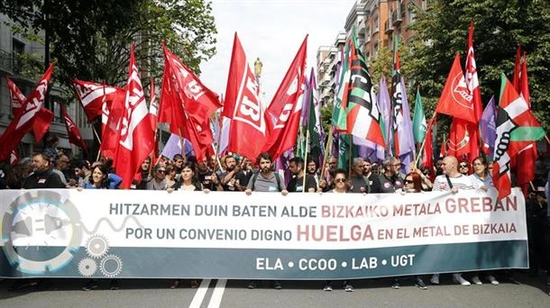 Lehen greba eguna burutu dute Bizkaiko metalgintzako beharginek
