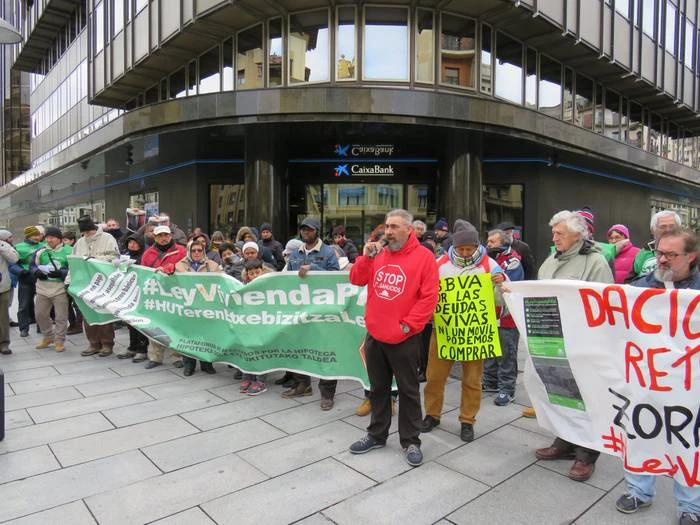 Mobilizazoak bihar Iruñean, bi familia etxetik botatzea galarazteko