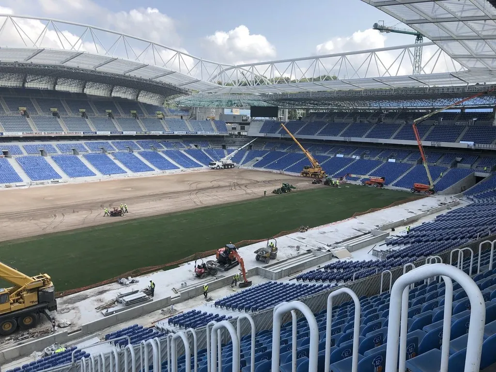 Anoeta estadioko obretan aritu diren 18 enpresa salatu ditu ELAk, "gehiegikeriak, iruzurrak eta faltsifikazioak" direla-eta