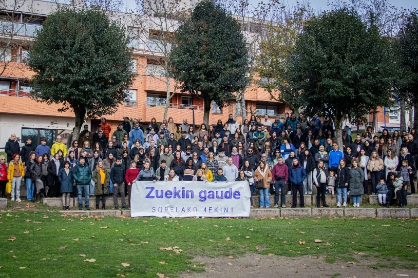 'Sopelako 4ekin' elkartasunez, laguntzaile sare bat jarri dute martxan