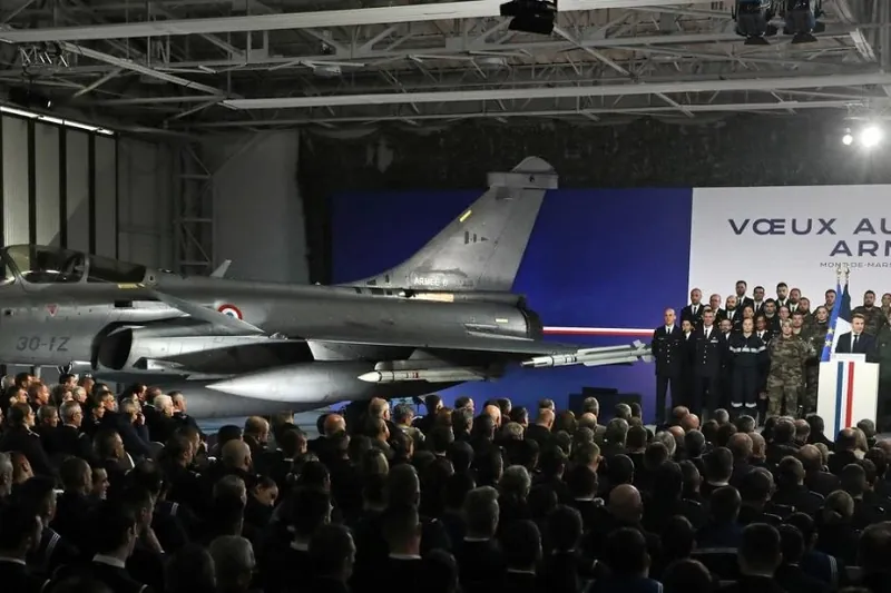 Soldadutza "boluntarioa" iragarri du Frantziako Gobernuak