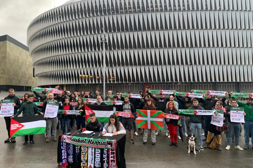 Larunbateko ekimenen berri eman dute euskal zaletuek eta Palestinarekin Elkartasunak