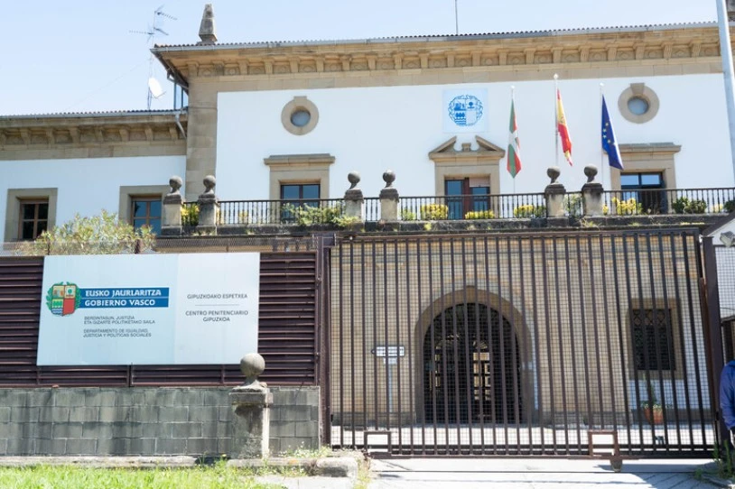 Berriz kartzelaratu dituzte Agirresarobe, Alberdi eta Narvaez preso politikoak
