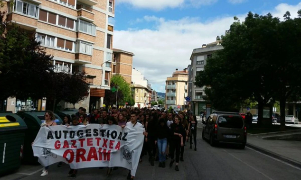 Atarrabian ere gaztetxea birjabetu dute, eguneko hirugarrena