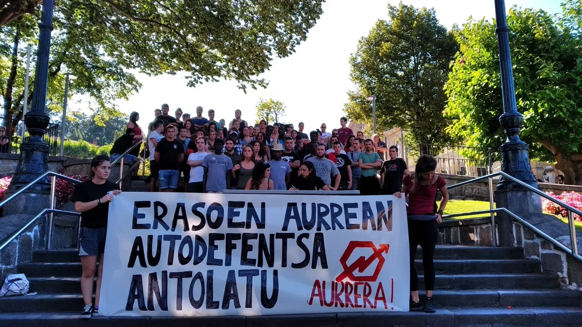 Eztenak salatu du desalojo ilegal saiakera izan zela atzo jasandako erasoa