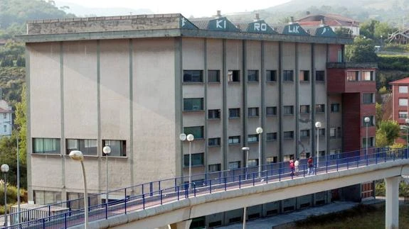 Kirolak eraikineko espazioaren banaketa prozesuan gertatutakoa eta AGArekiko jarrera azaldu ditu Hego Uribeko Sare Sozialistak
