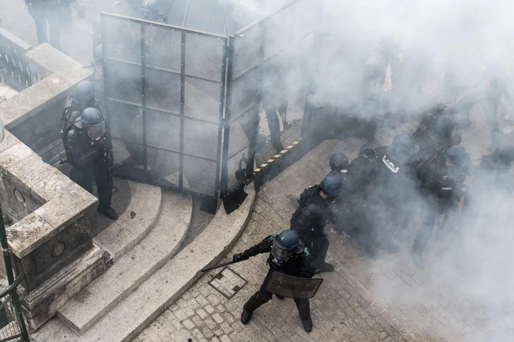 Gutxienez 87 pertsona atxilotu dituzte Biarritzeko gailurraren aurkako protestetan