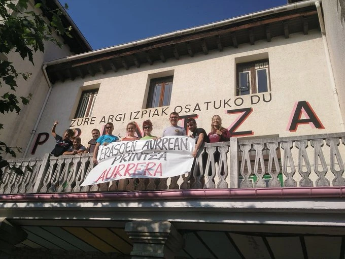 Printza, Esparru eta Burlatako Gaztetxea erasotu dituzte azken asteotan
