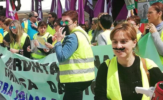 Elorrioko garbiketa enpresako emakume langileek udala salatu dute, greba eskubidea urratu izanagatik