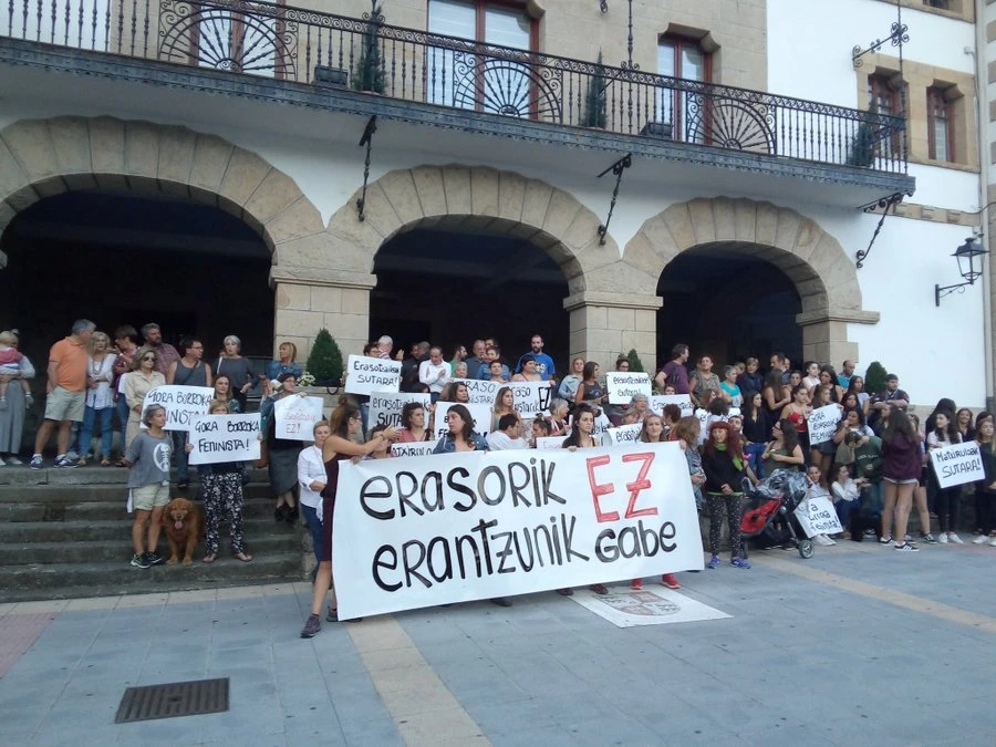 Elkarretaratzea egingo dute Mungian, asteburuan sexu erasoa jasan zuen emakumeari babesa adierazteko
