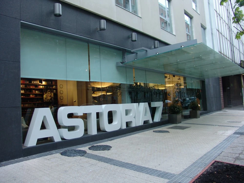 Hiru langile kaleratu ditu Donostiako Astoria hotelak